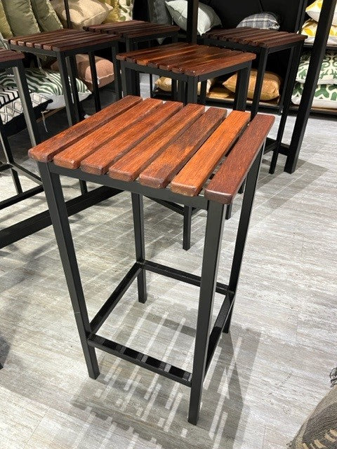 Artisan Outdoor Bar Leaner + 6x stools - CLEARANCE