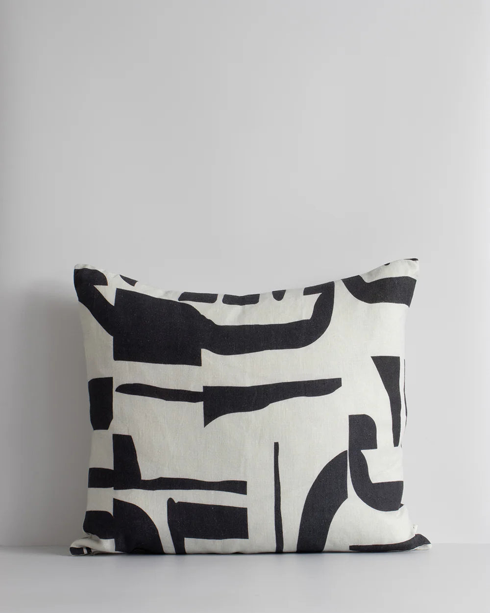 ISLA CUSHION BLACK