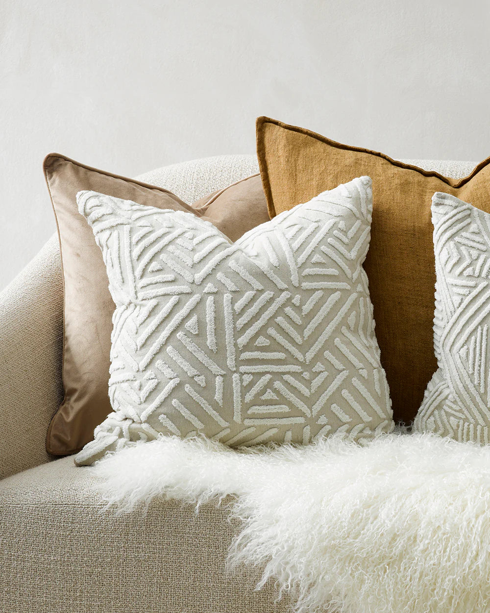 Remus natural cushion