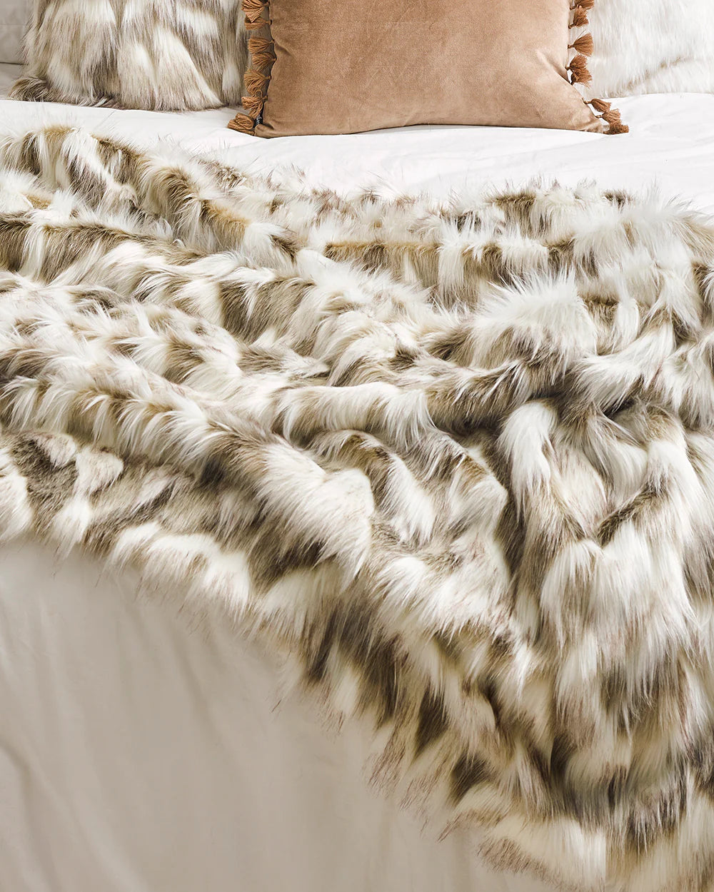 Heirloom Faux Fur Throw - Snowshoe Hare